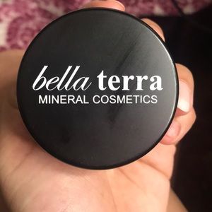 Bella Terra Mineral Foundation